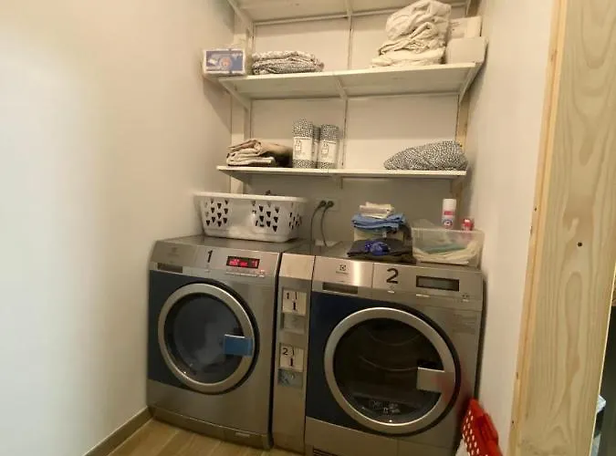 Хостел Bohobos Антіб