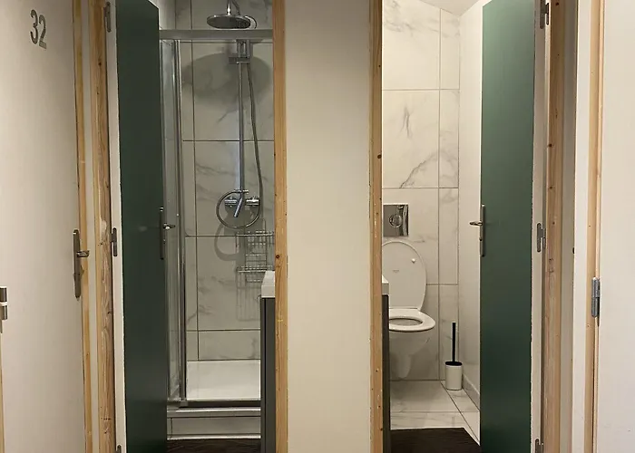 Bohobos Хостел Антіб